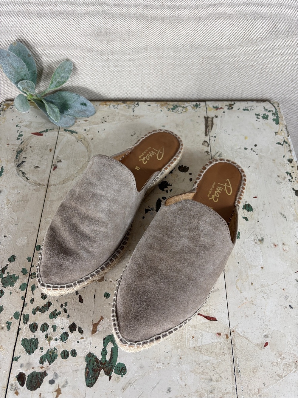 Pinaz >Taupe Suede Slip-On Espadrille Loafers 39 EU/ 9 US
